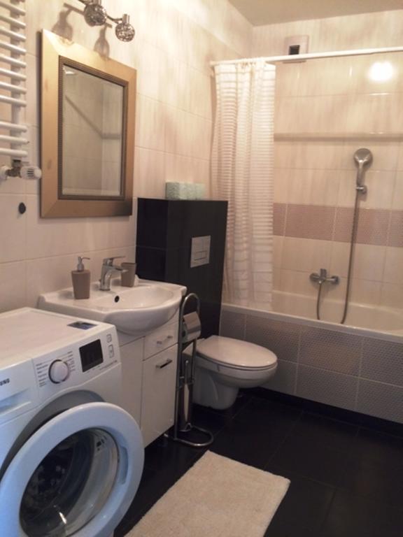 Apartament "Cleopatra 3" Z Miejscem Parkingowym, Faktury Vat Apartment เคียลเซ ภายนอก รูปภาพ