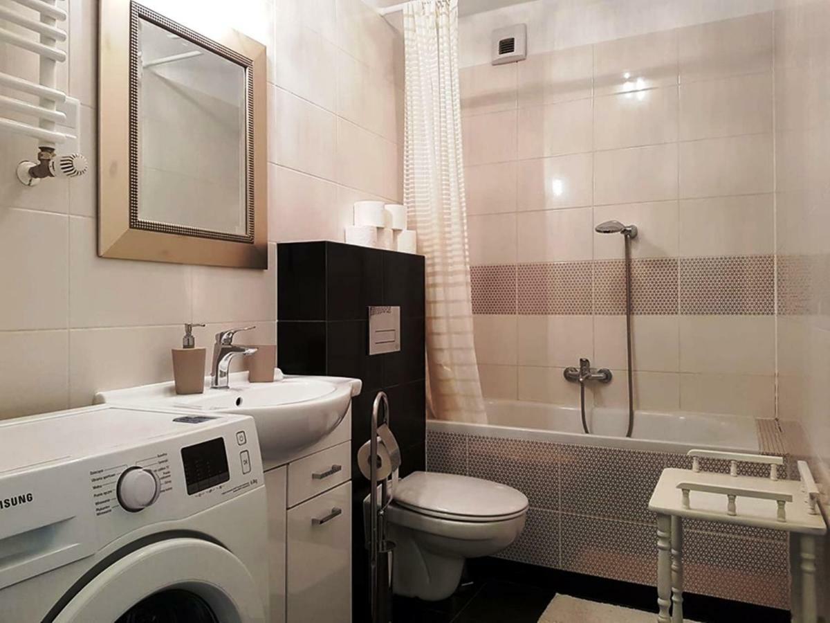 Apartament "Cleopatra 3" Z Miejscem Parkingowym, Faktury Vat Apartment เคียลเซ ภายนอก รูปภาพ