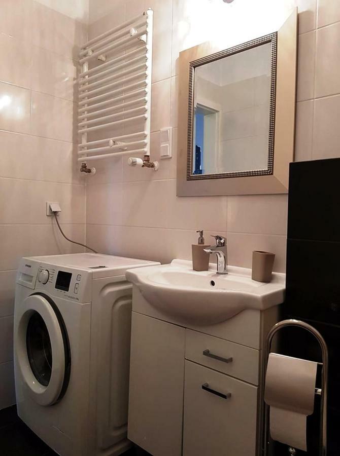 Apartament "Cleopatra 3" Z Miejscem Parkingowym, Faktury Vat Apartment เคียลเซ ภายนอก รูปภาพ